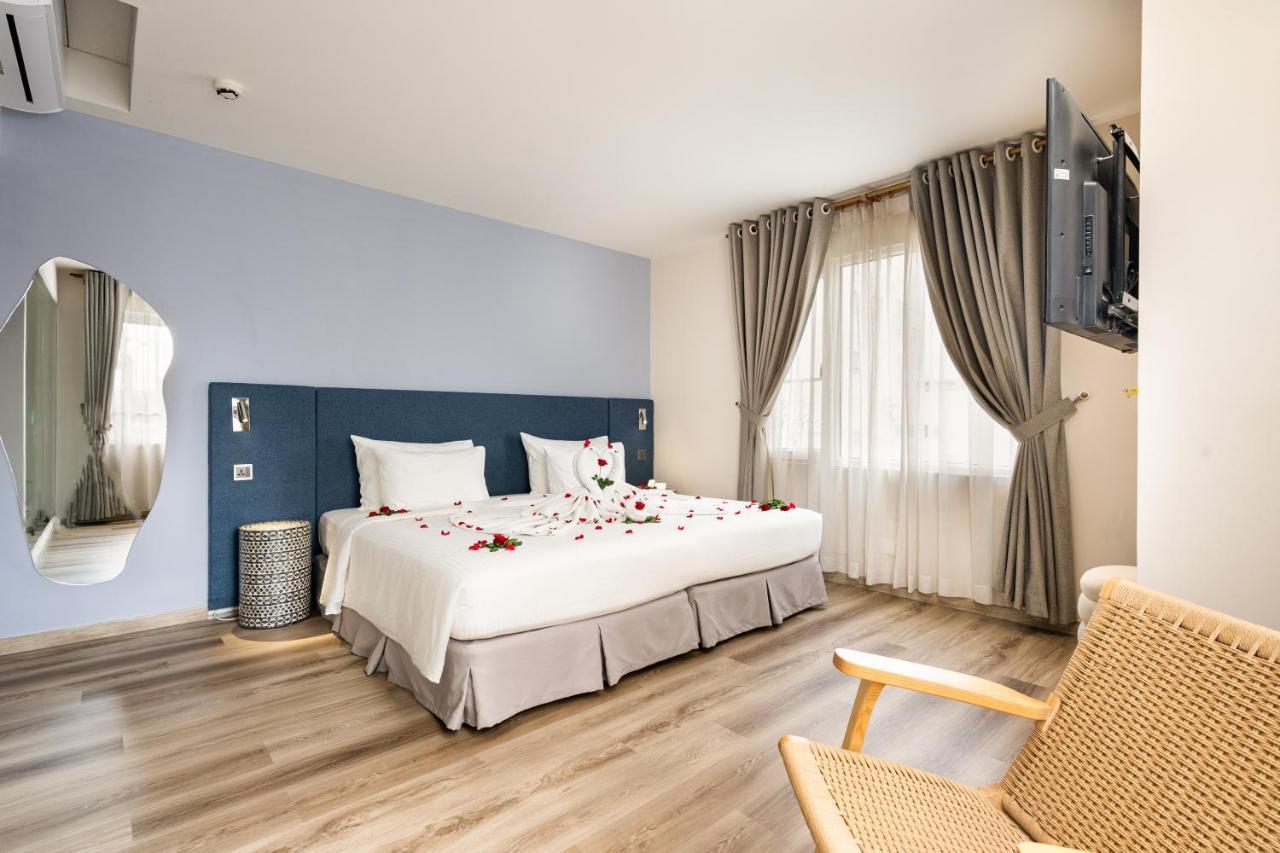 Suite Double Room City View