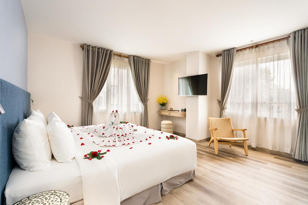 Suite Double Room City View