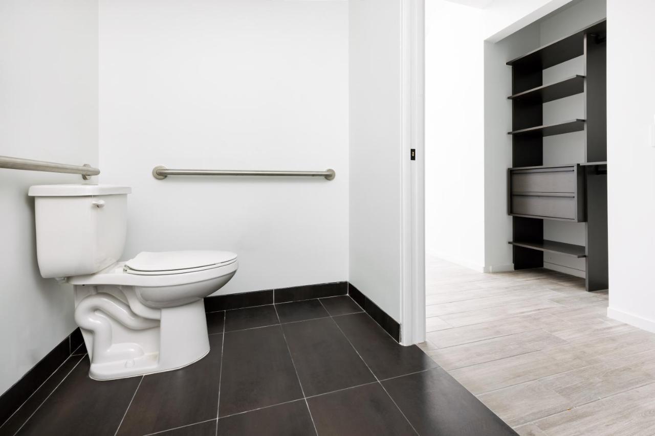 City View Three Bedroom Suite with King/Queen/Two Twins ADA