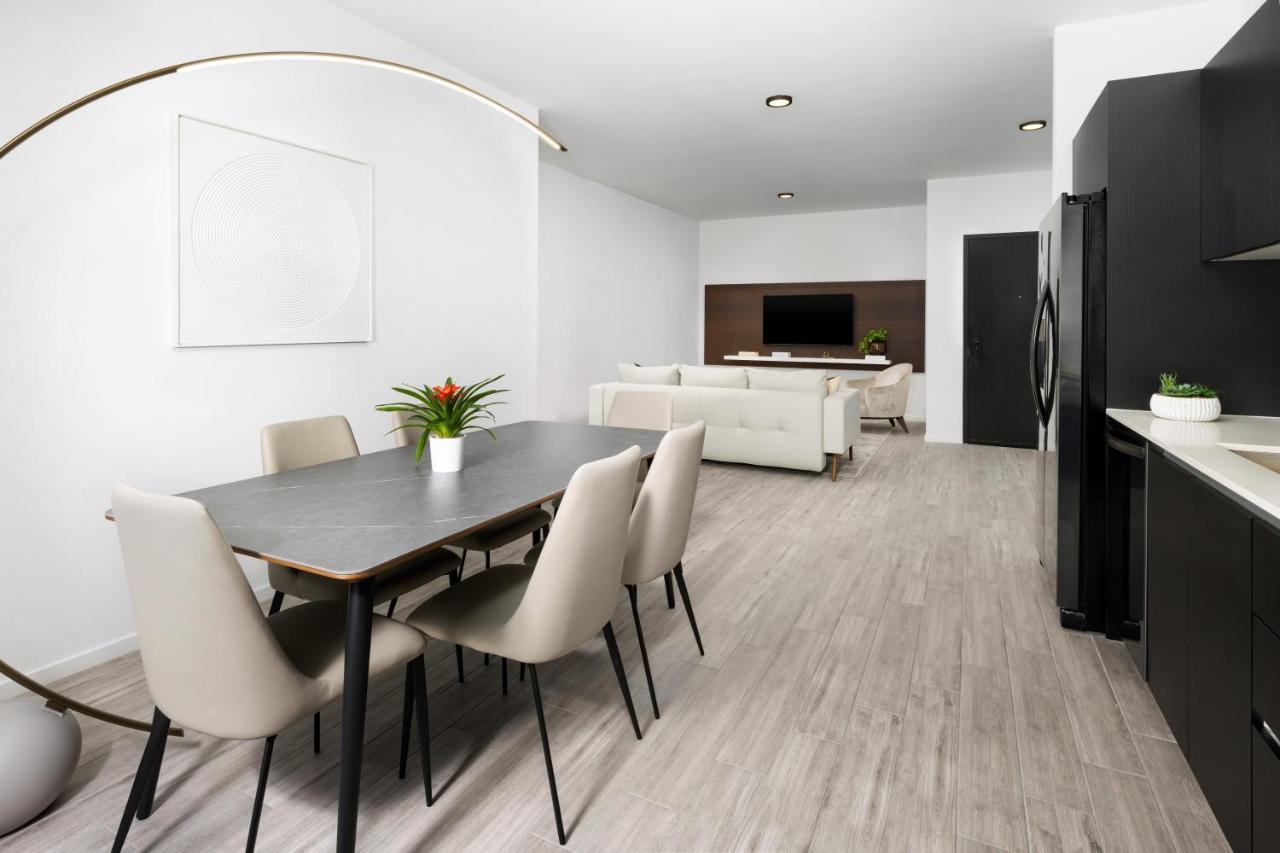 City View Three Bedroom Suite with King/Queen/Queen