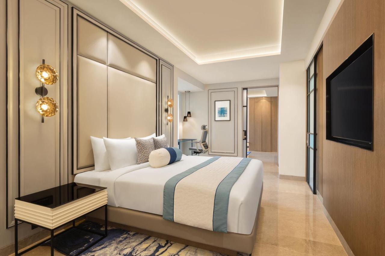 Executive King Suite Sofa Bed Courtyard View on Buffet on Airport Transfers Laundry Happy Hours on beverages enjoy 11 on select beverages