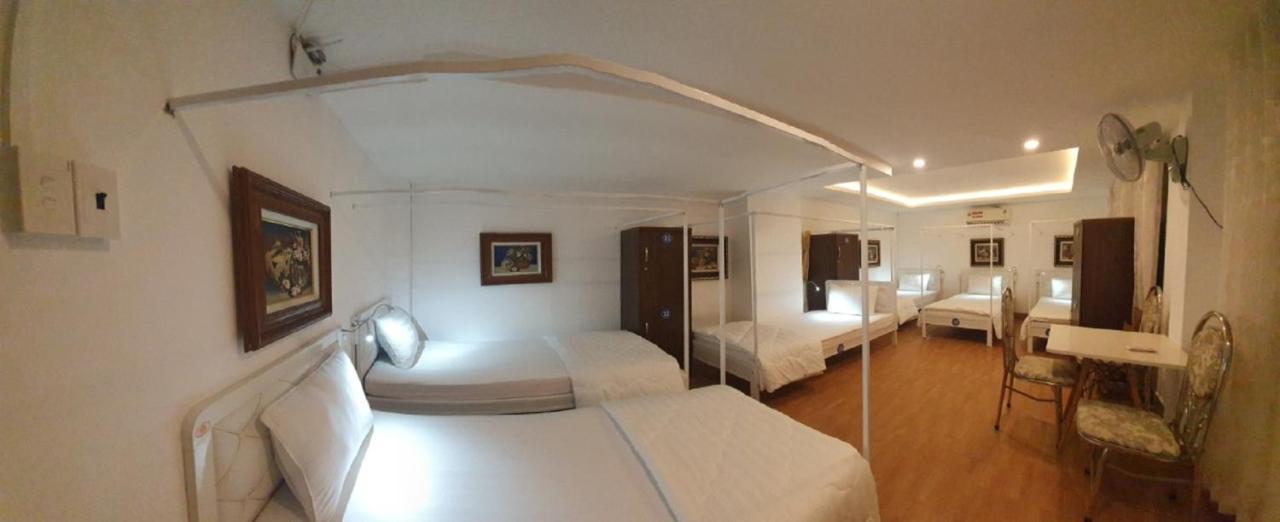 Single Bed 6-Bed Dormitory Room