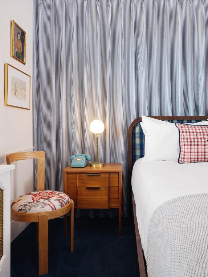 King Room,1367435870:JPEG
