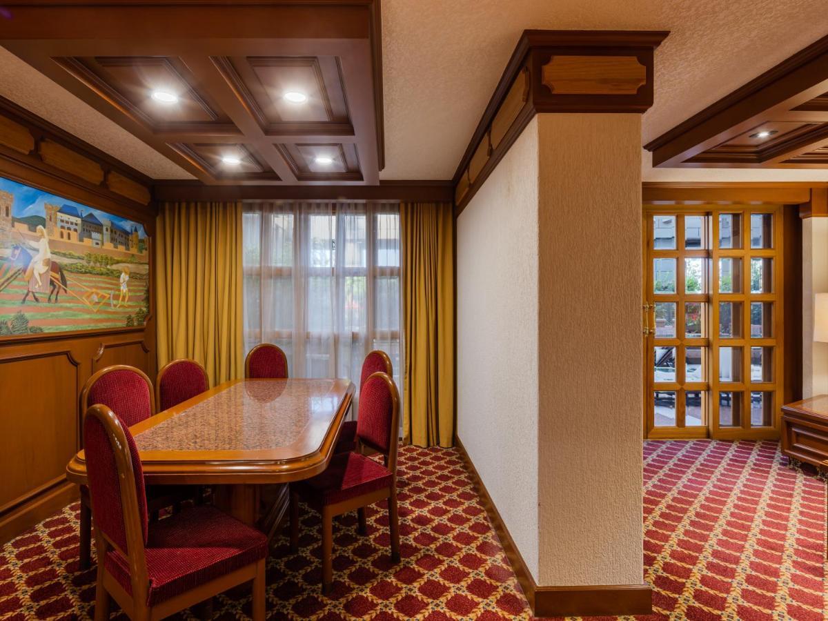Presidential Suite Non-Smoking