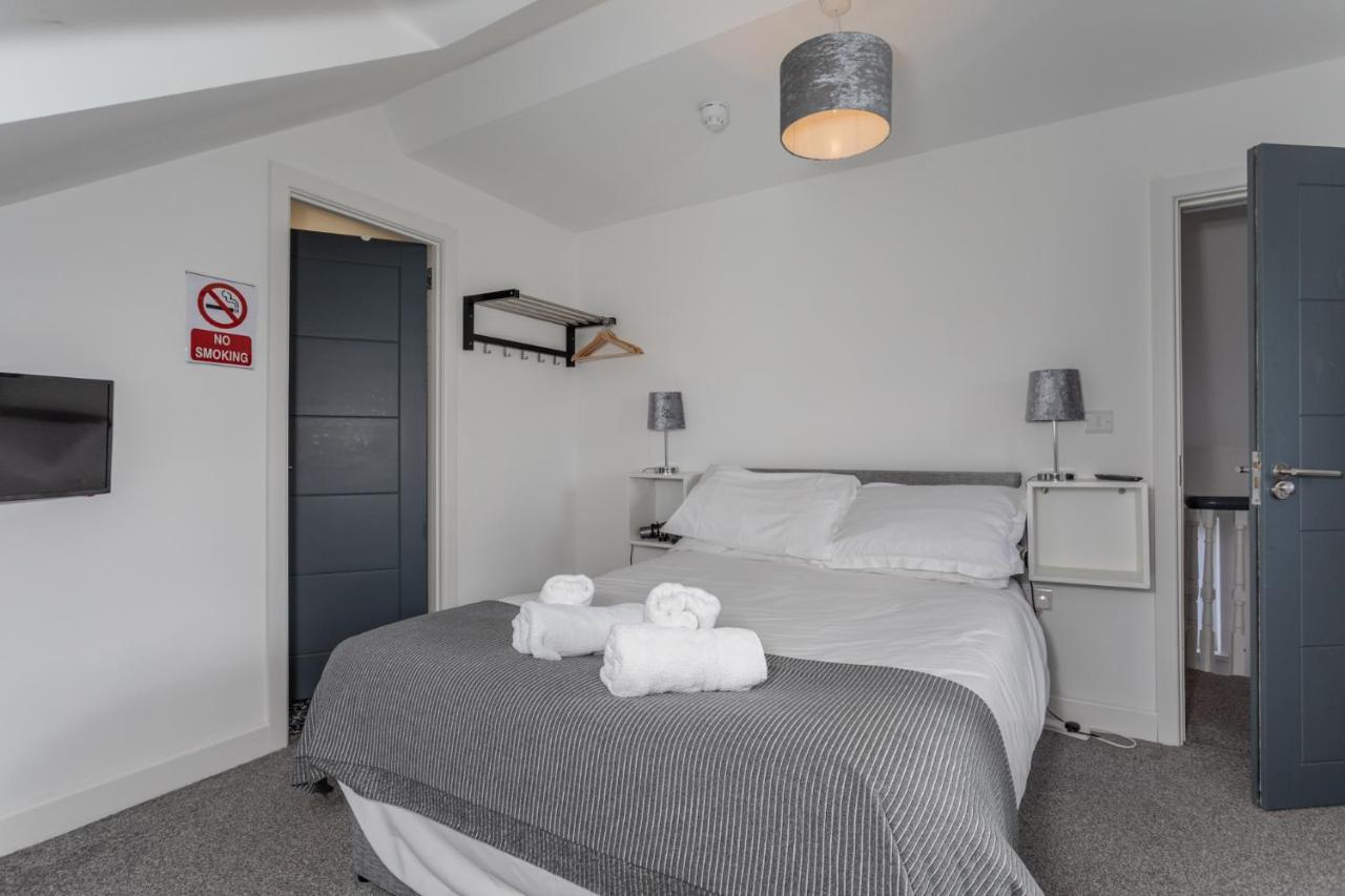 Double Room Private Bathroom