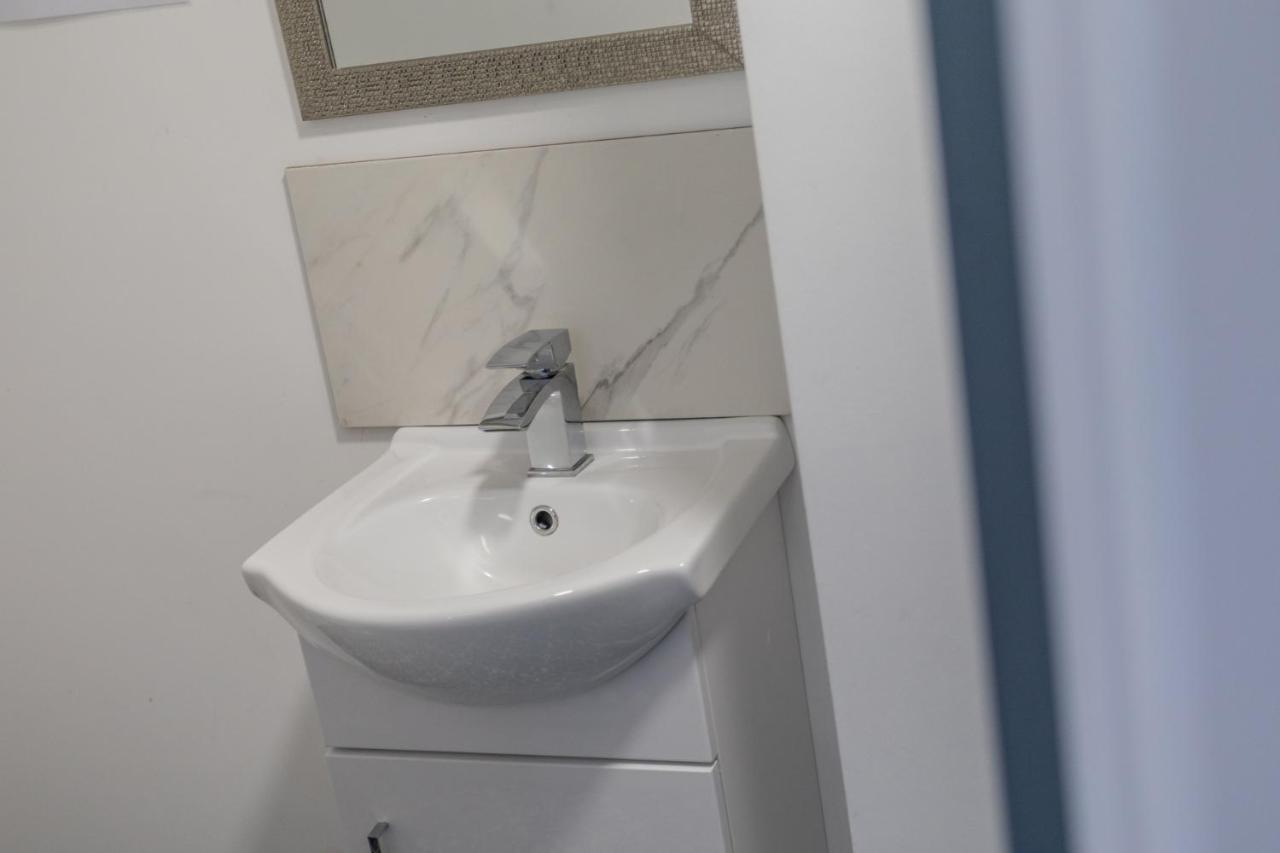 Double Room Private Bathroom