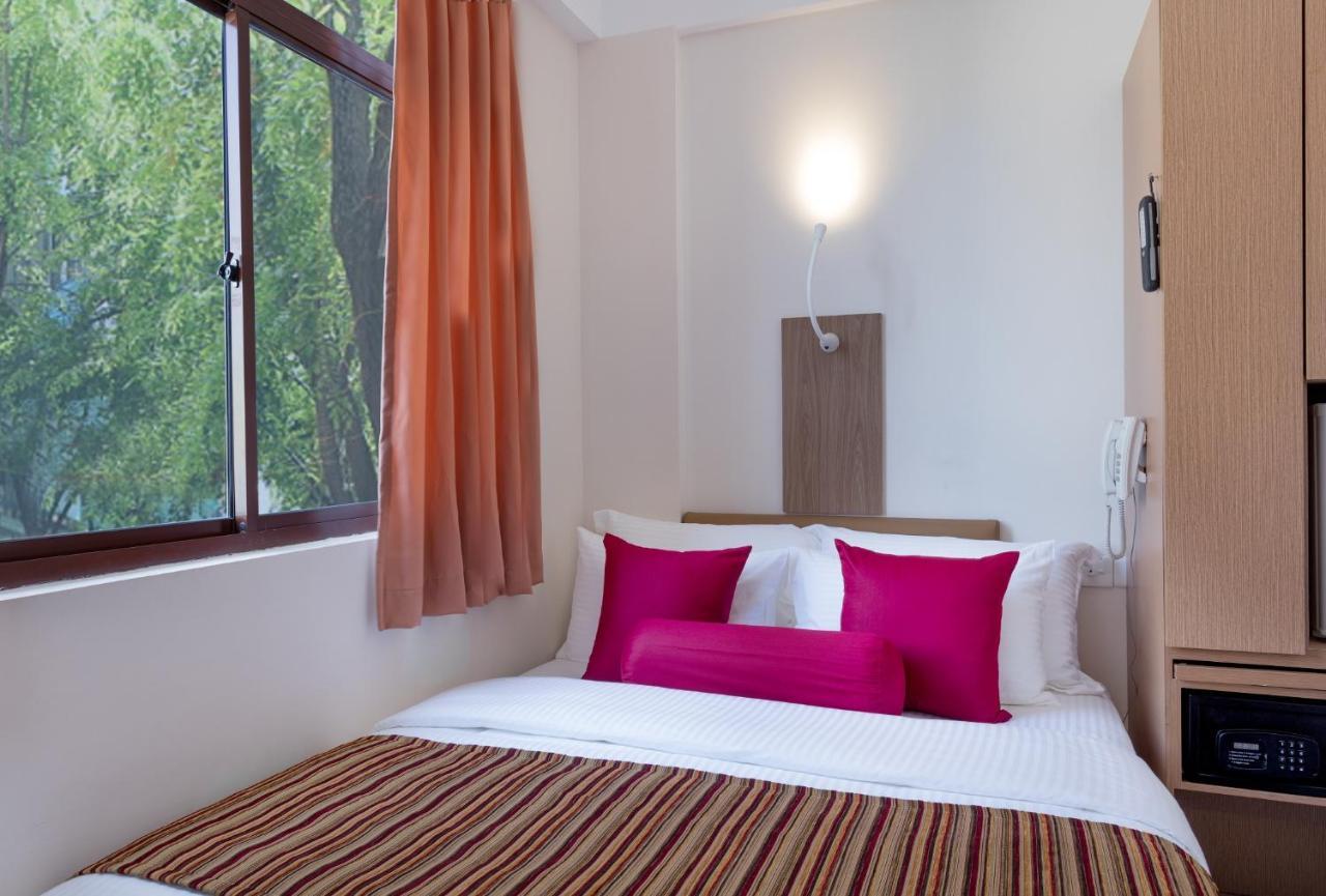 Standard Double Room Return Airport Transfer of Food & Beverage