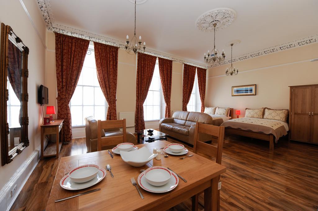Deluxe Family Suite