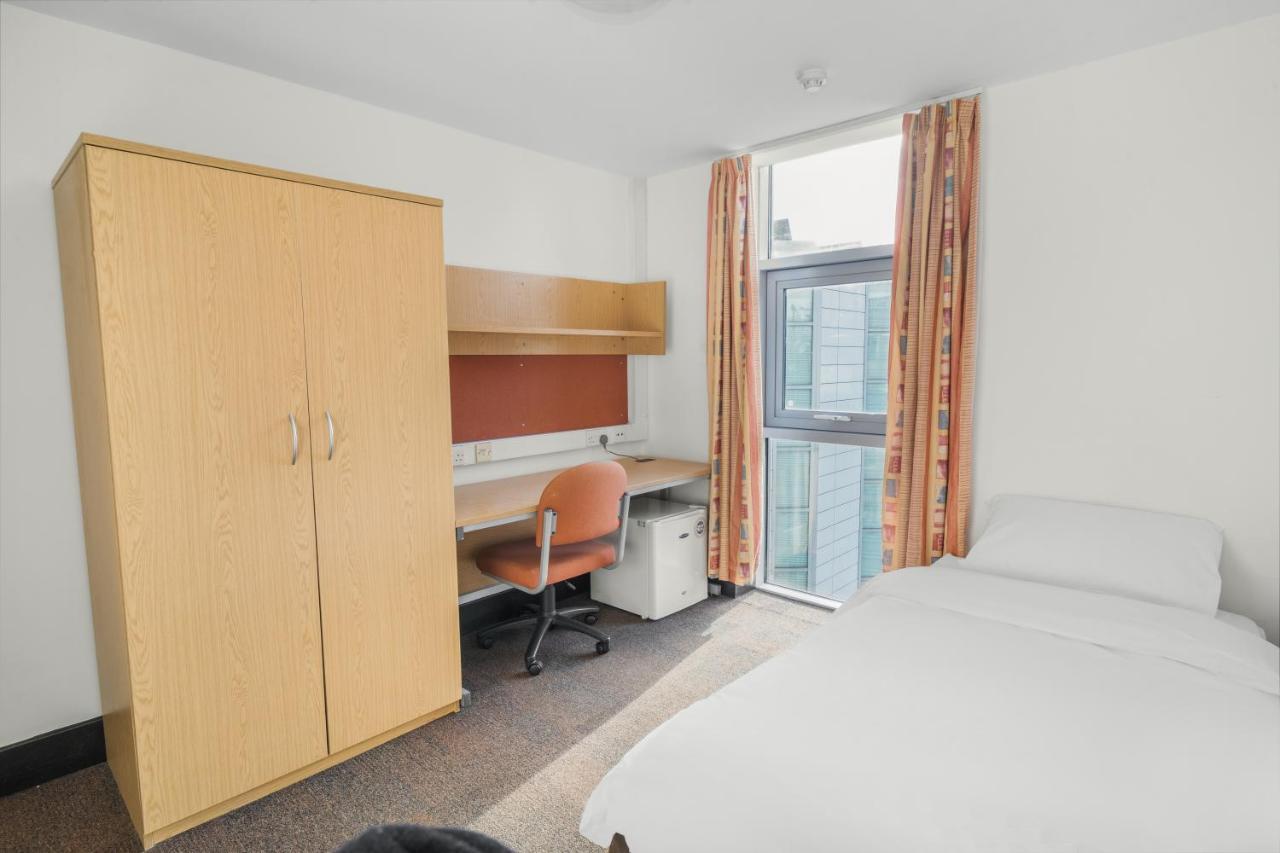 Single Room Private Bathroom