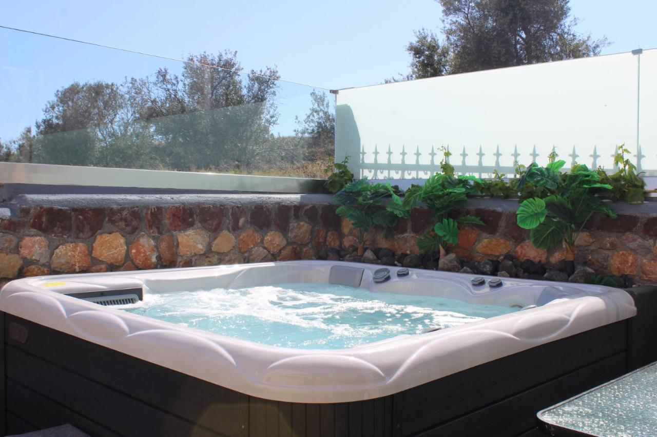 Junior Suite Outdoor Hot Tub