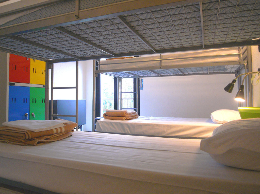 Bed in 8-Bed Mixed Dormitory Room