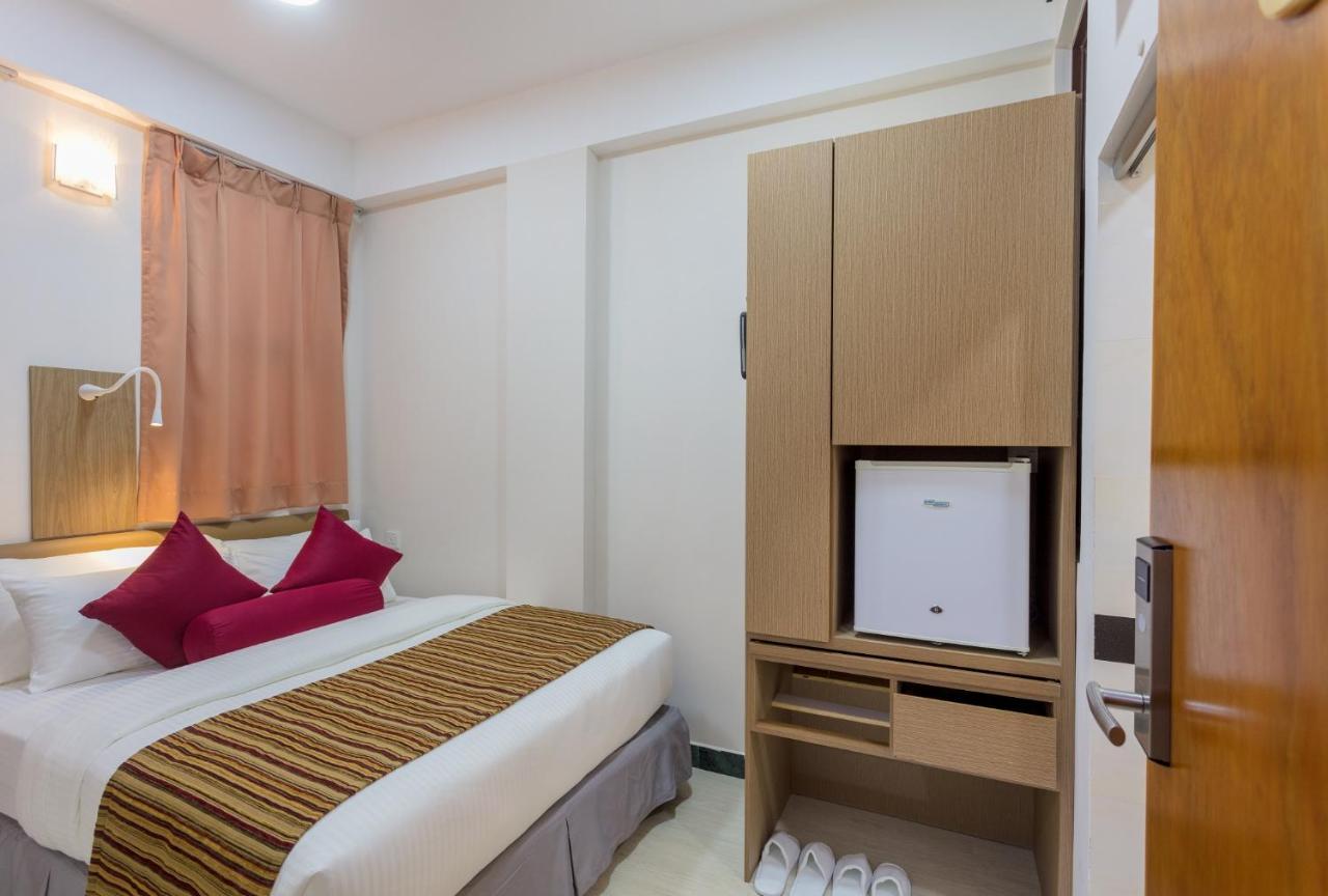 Standard Double Room Return Airport Transfer of Food & Beverage