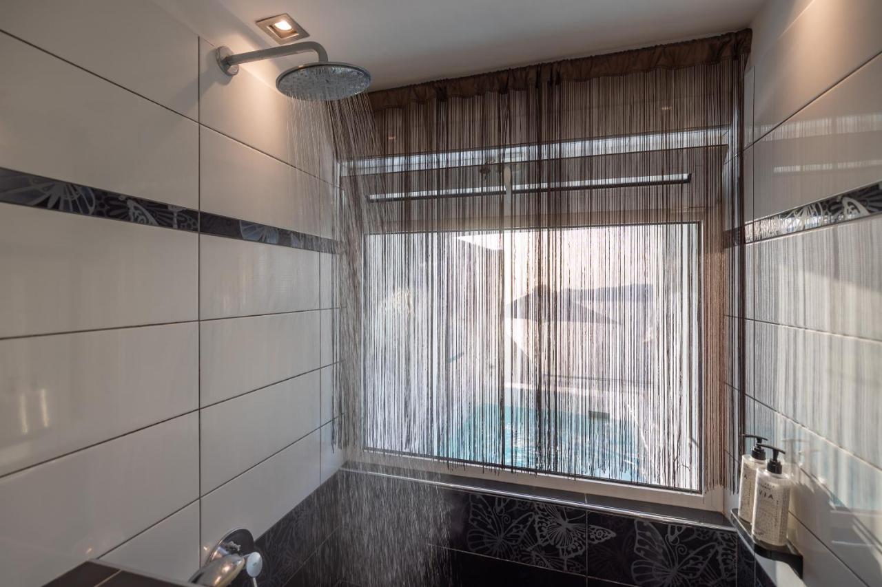 Galatea Suite Hot Tub Caldera View