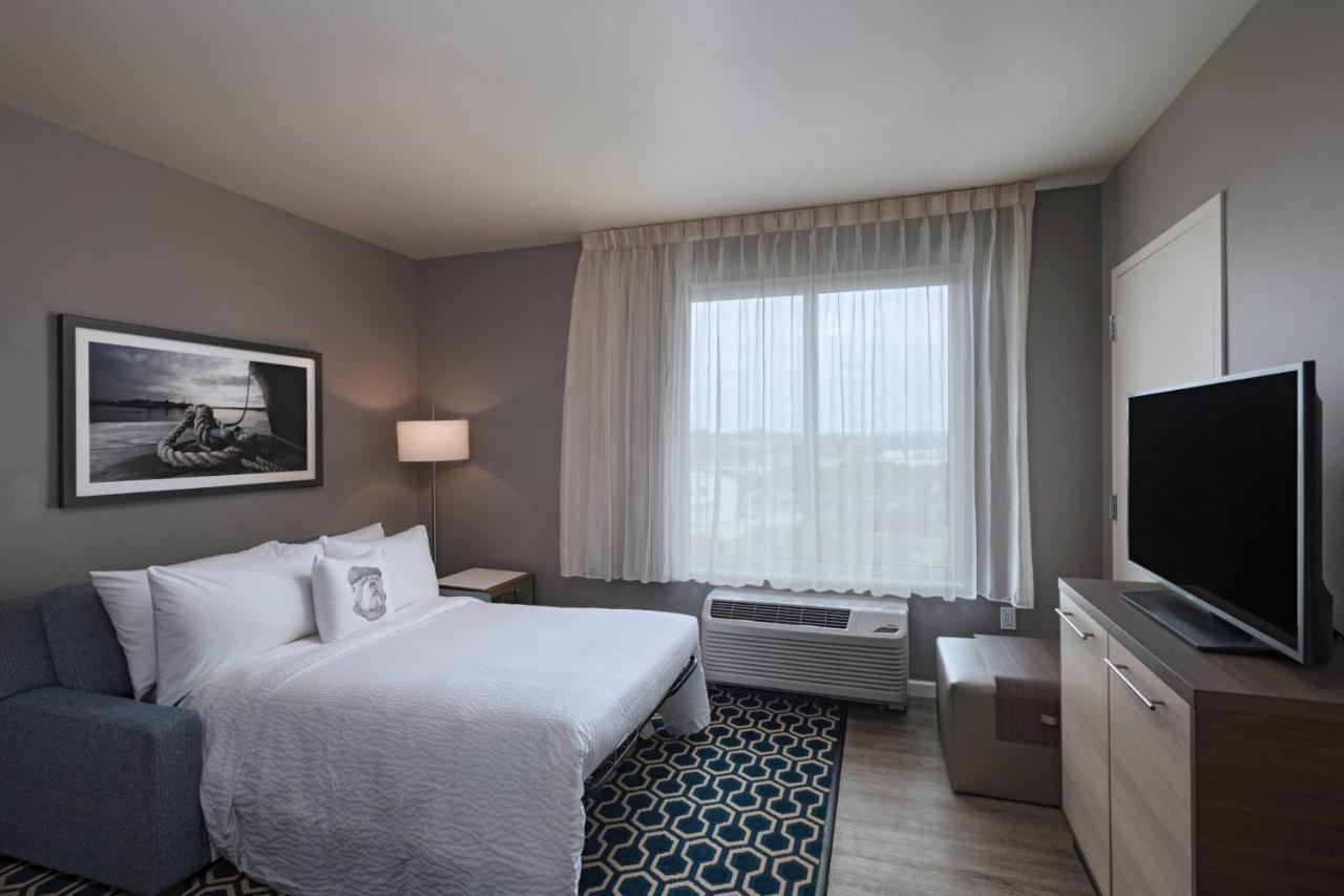 1 Bedroom Suite 1 Queen Sofa bed,929530129:JPEG