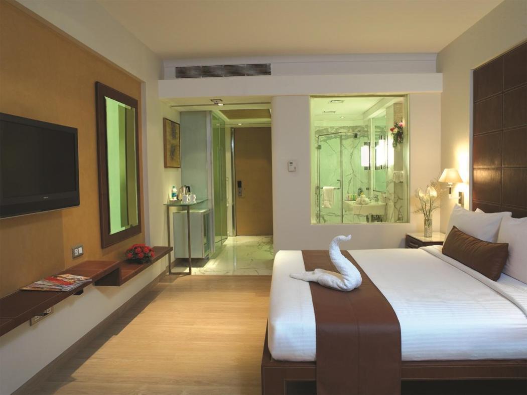 Reflection Club Room on Restaurant Food Al-a-carte order
