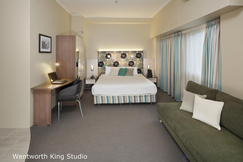 Deluxe Room, 1 King Bed