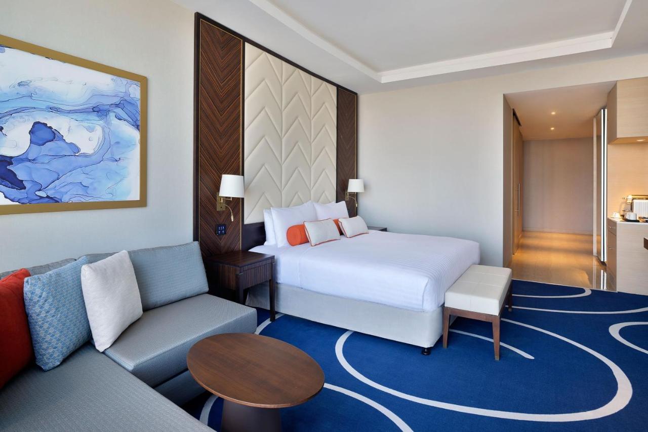 Grand Deluxe King Room City View