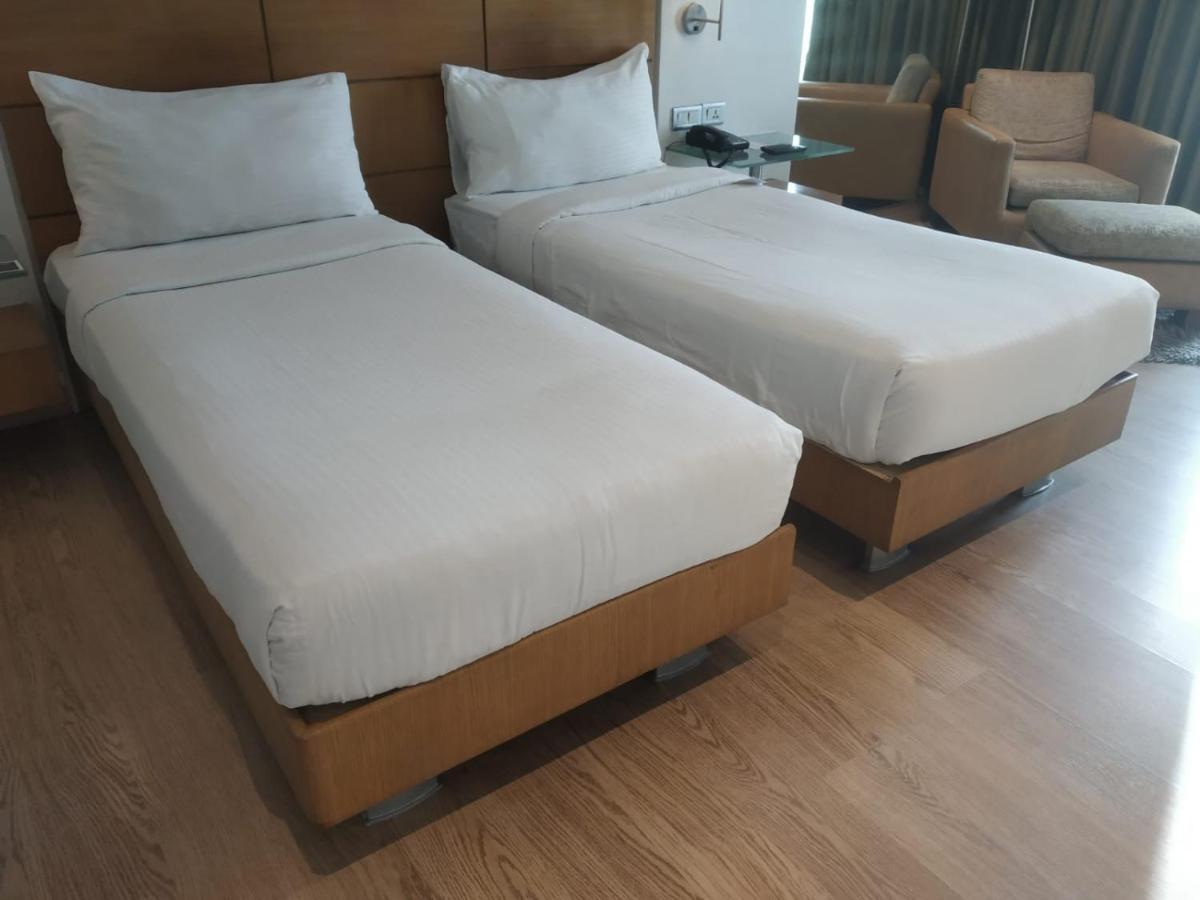 Executive Twin Room on Restaurant Food Al-a-carte order