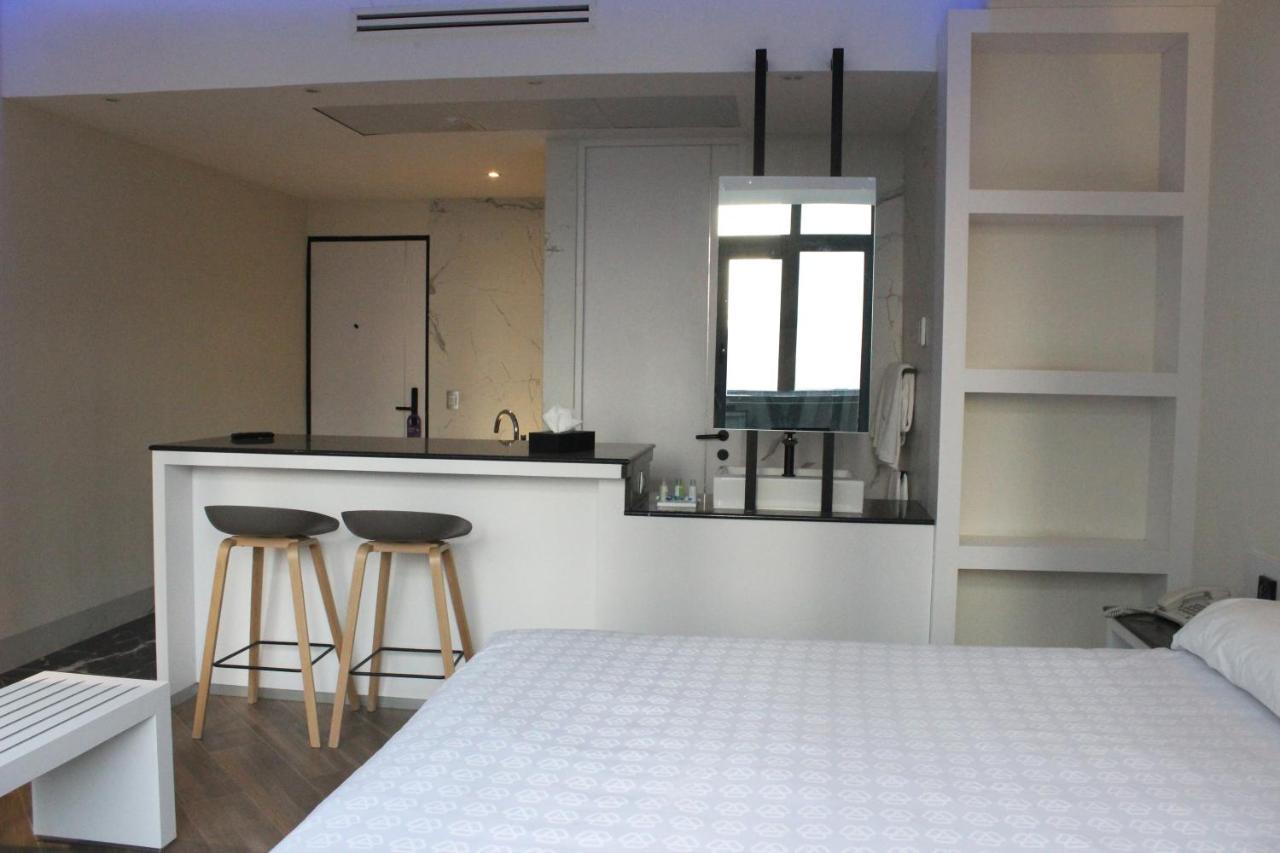 Deluxe Suite Spa Bath