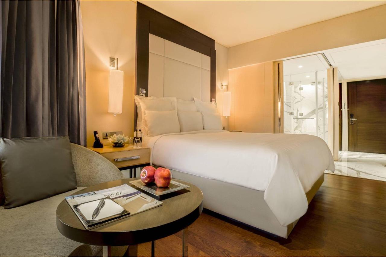 Guest room, 1 King, Ocean view (Enjoy 10% off on Food & Soft Beverages and Laundry)