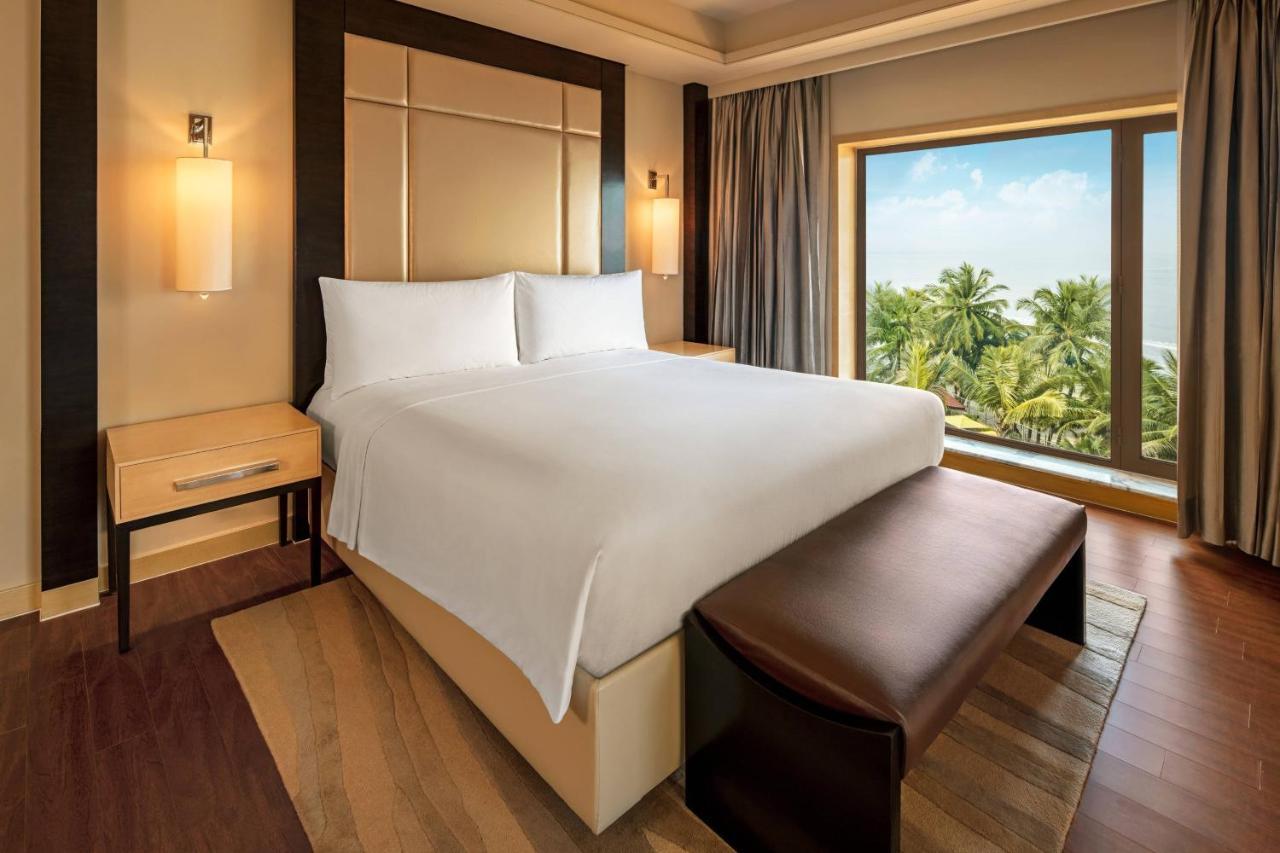 1 King Bed Ocean View Executive Lounge Access Beach Suite Enjoy on Food & Soft Beverages Laundry