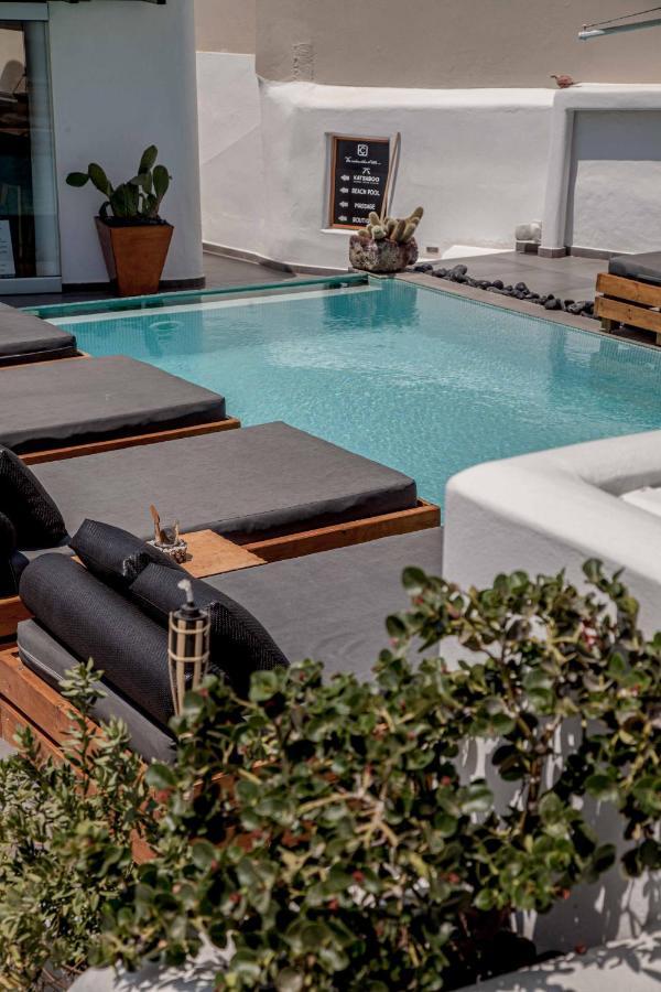 Cave Hot Tub Suite Pool View