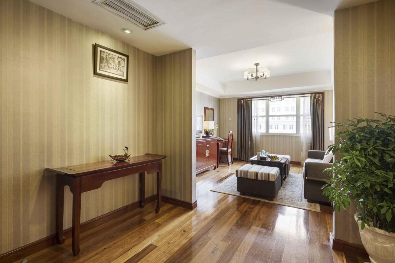 Executive Governor Suite King
