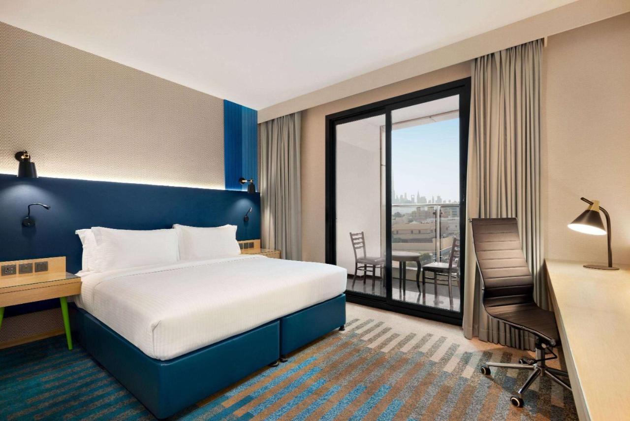 Executive Suite Kitchenette 1 King Bed Complimentary Transfer to La Mer Beach Dubai Mall or Burj Khalifa Metro Station