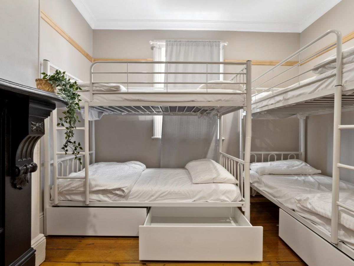 Private Room for 4 Guests (Outside Shared Bathroom)