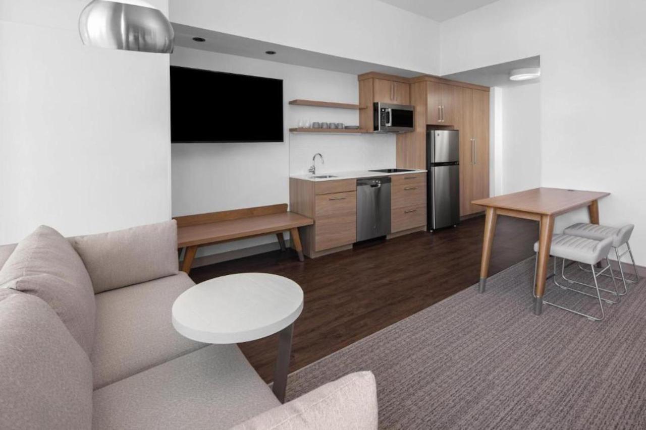 Studio suite with 2 Queen, Sofa bed