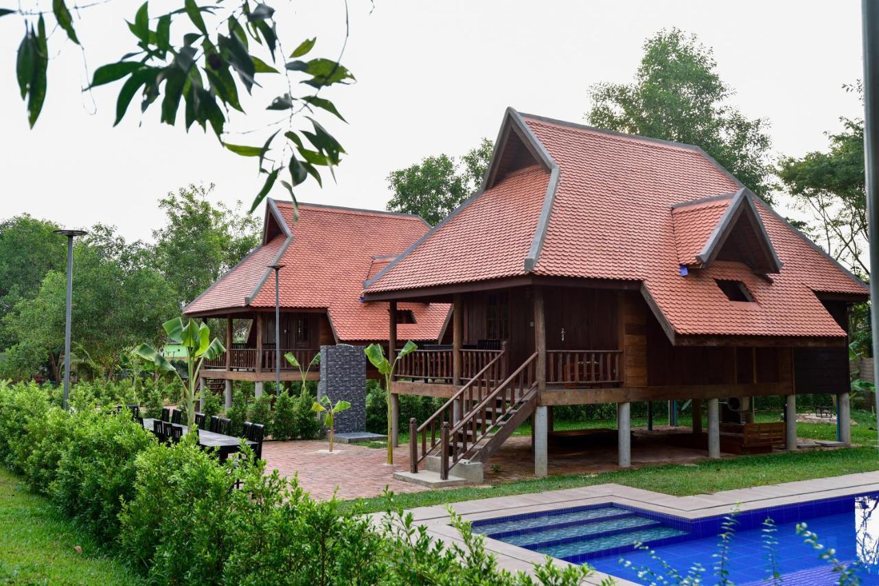 Honeymoon Bungalow Private Pool Pick Up