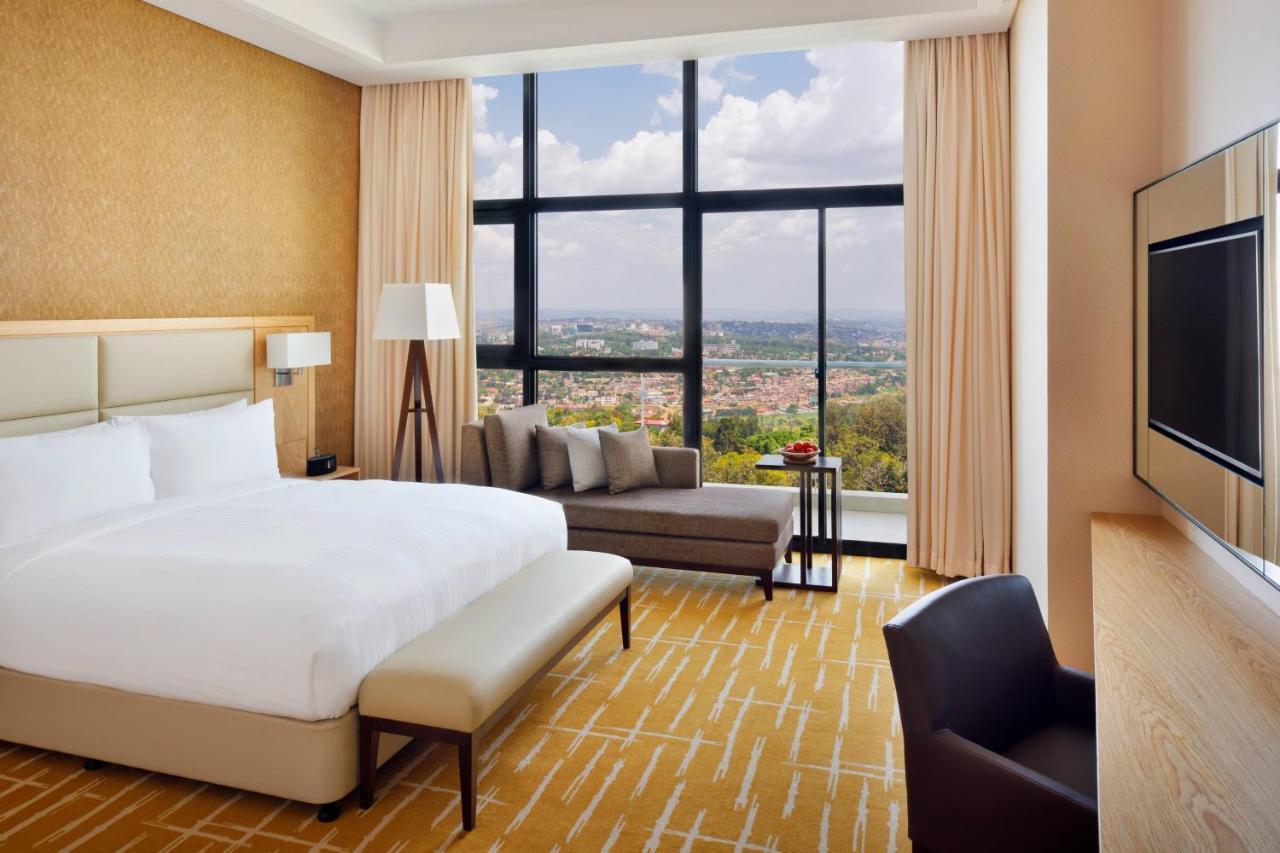 Guest room 1 King Panoramic City view