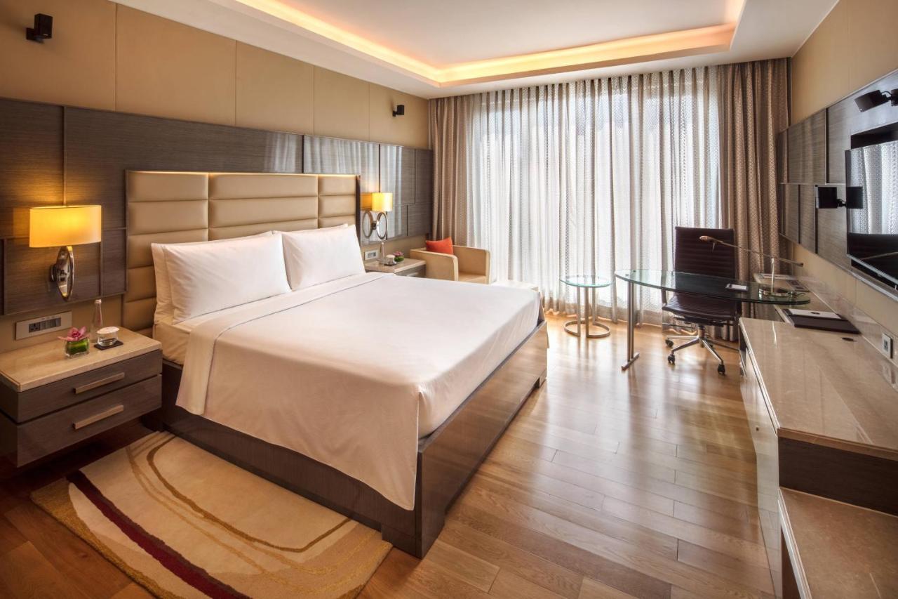 One-Bedroom Panoramic Suite Executive Lounge Access & complimentary two-way airport transfers
