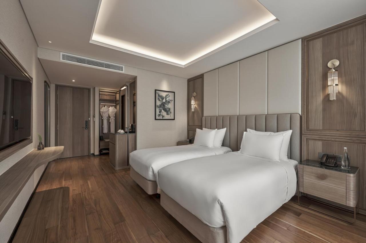 Deluxe Connecting Room