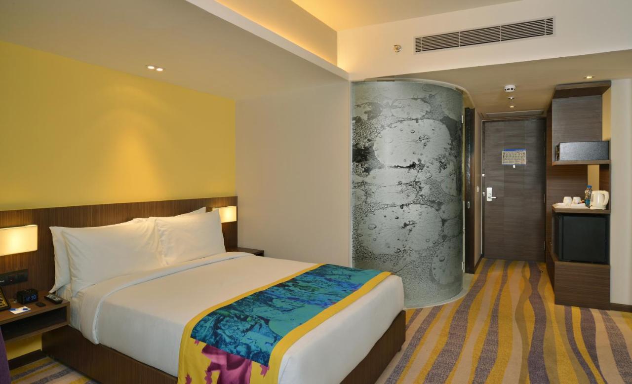 Deluxe Queen Room with 15% off on F&B
