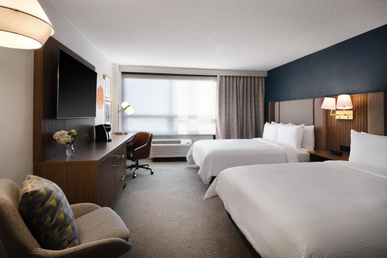 Premium Queen Room Two Queen Beds Mobility Accessible Tub