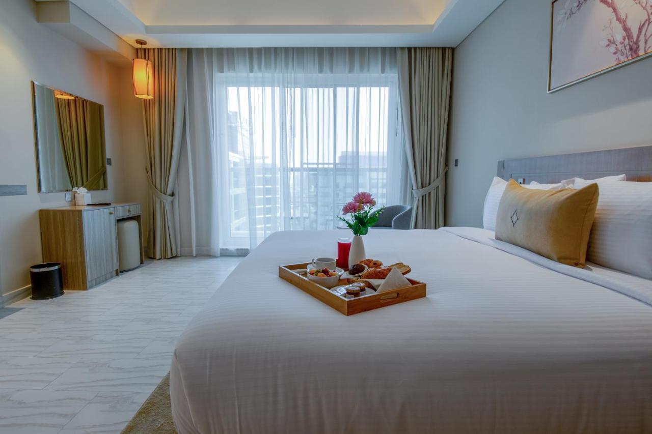 Deluxe Two-Bedroom Apartment Inclusive of complimentary shuttle bus to Deira City Centre & Dubai Festival City Mall