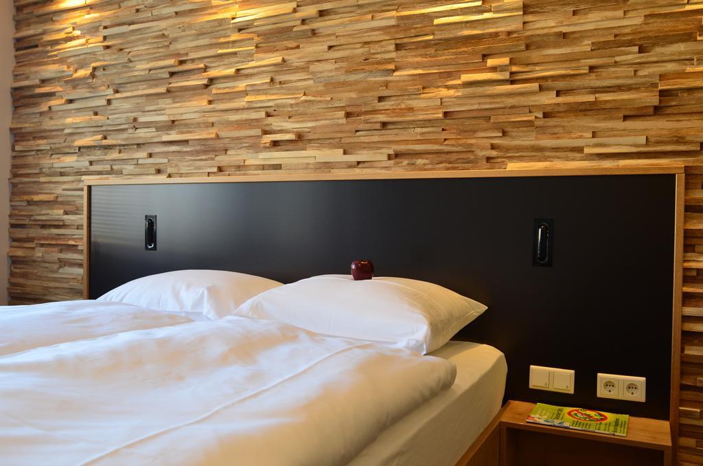 Standard Double Room,142523949:JPEG