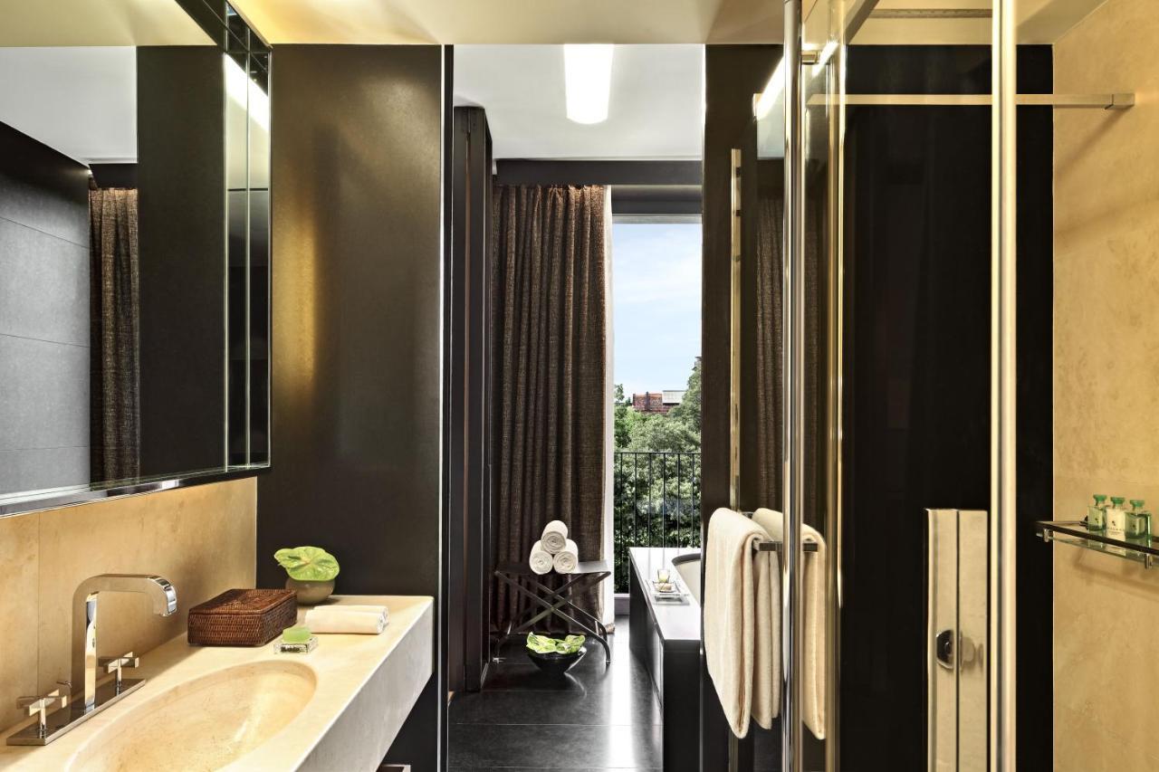 One-Bedroom Junior King Suite with Garden View