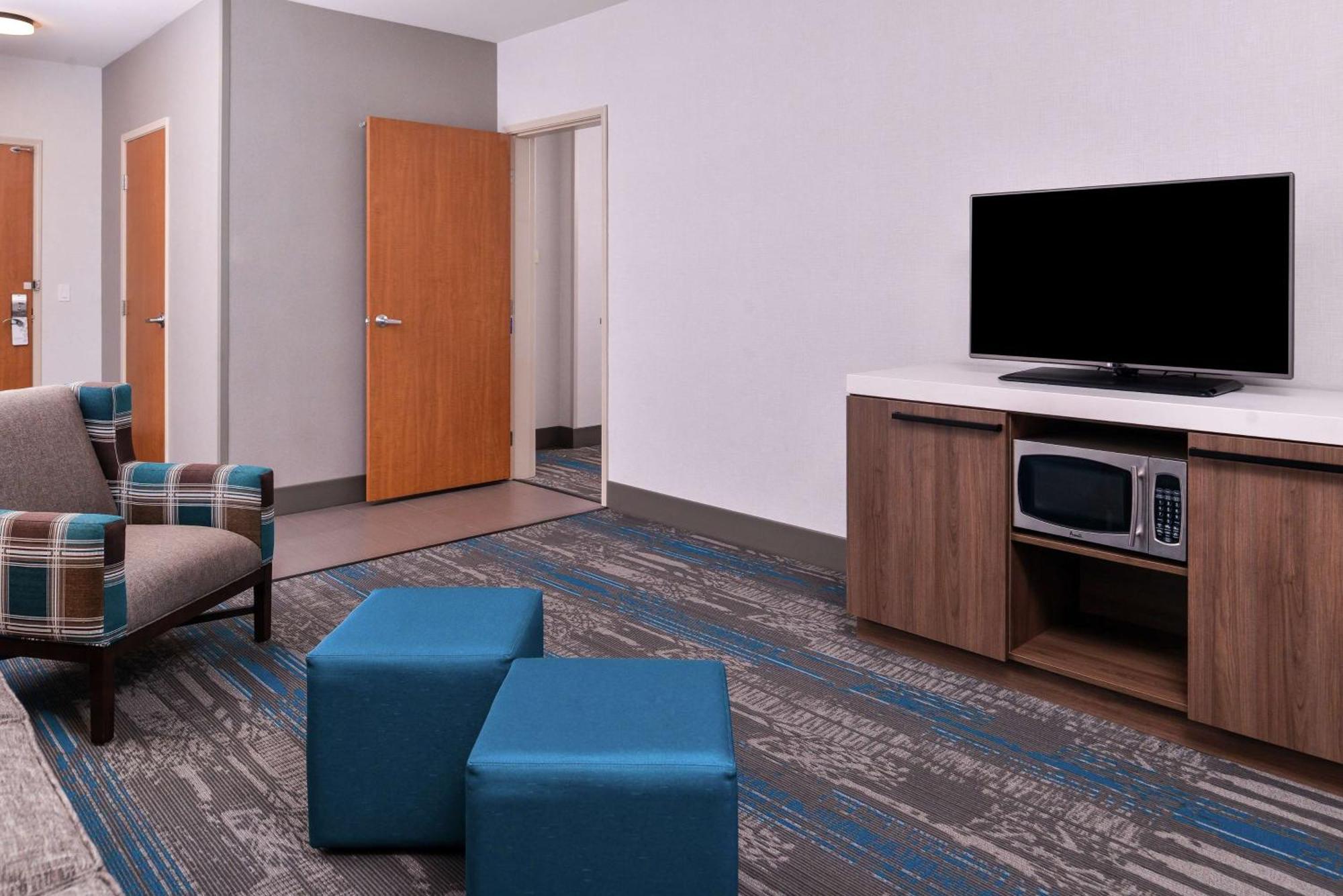 Junior King Suite with Seating Area