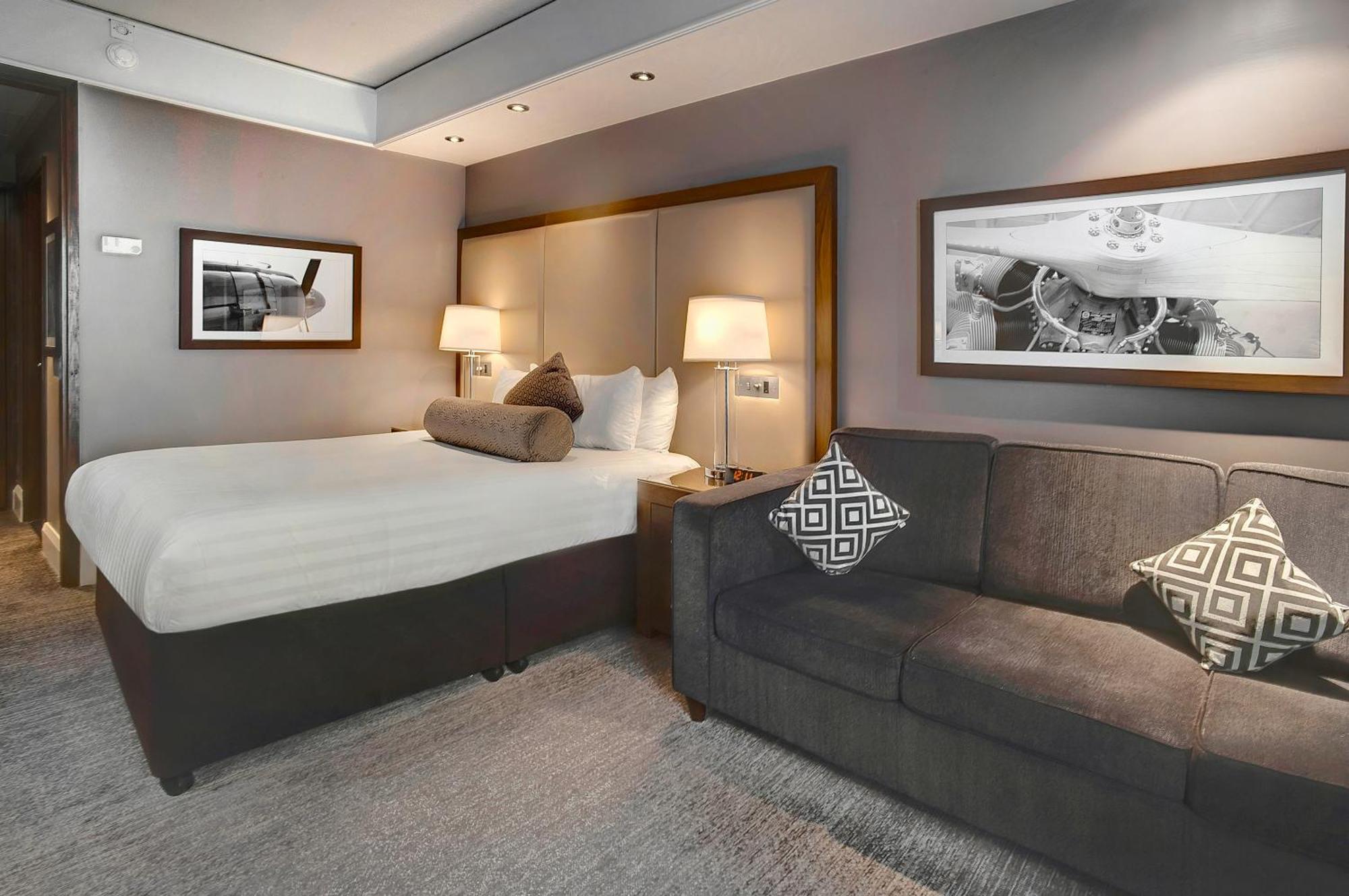 Standard Room 1 King Bed