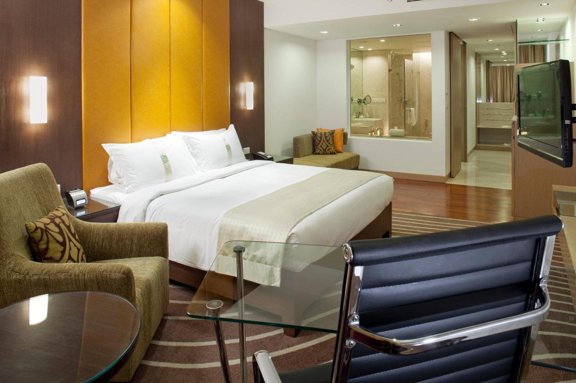 Premium King Room Lounge Access Smoking on Laundry Dining Spa Airport Transfers Happy Hour at 72 Bar buy 1 1 on select beverages from 7pm 9 PM