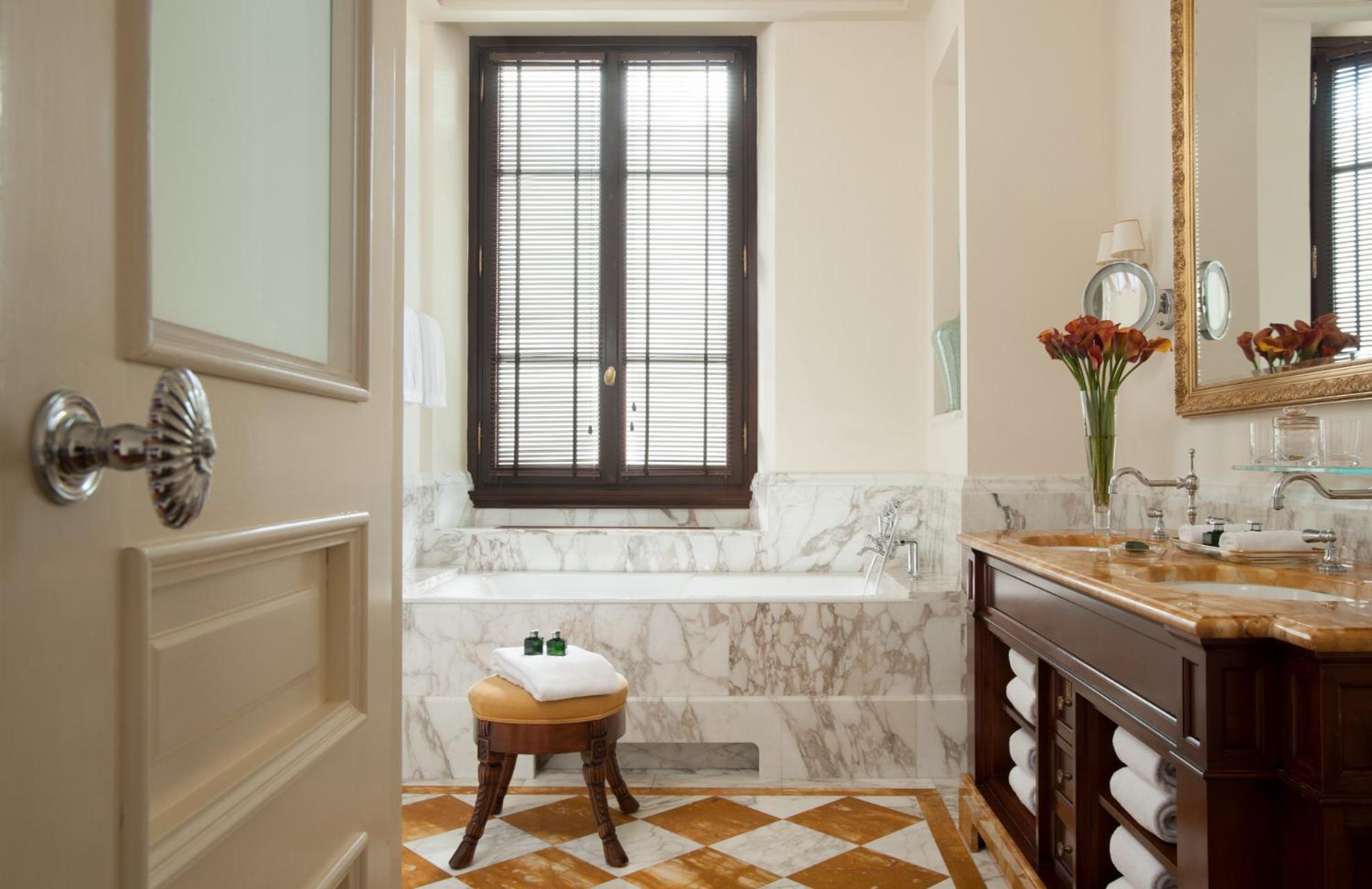 Premier King Room