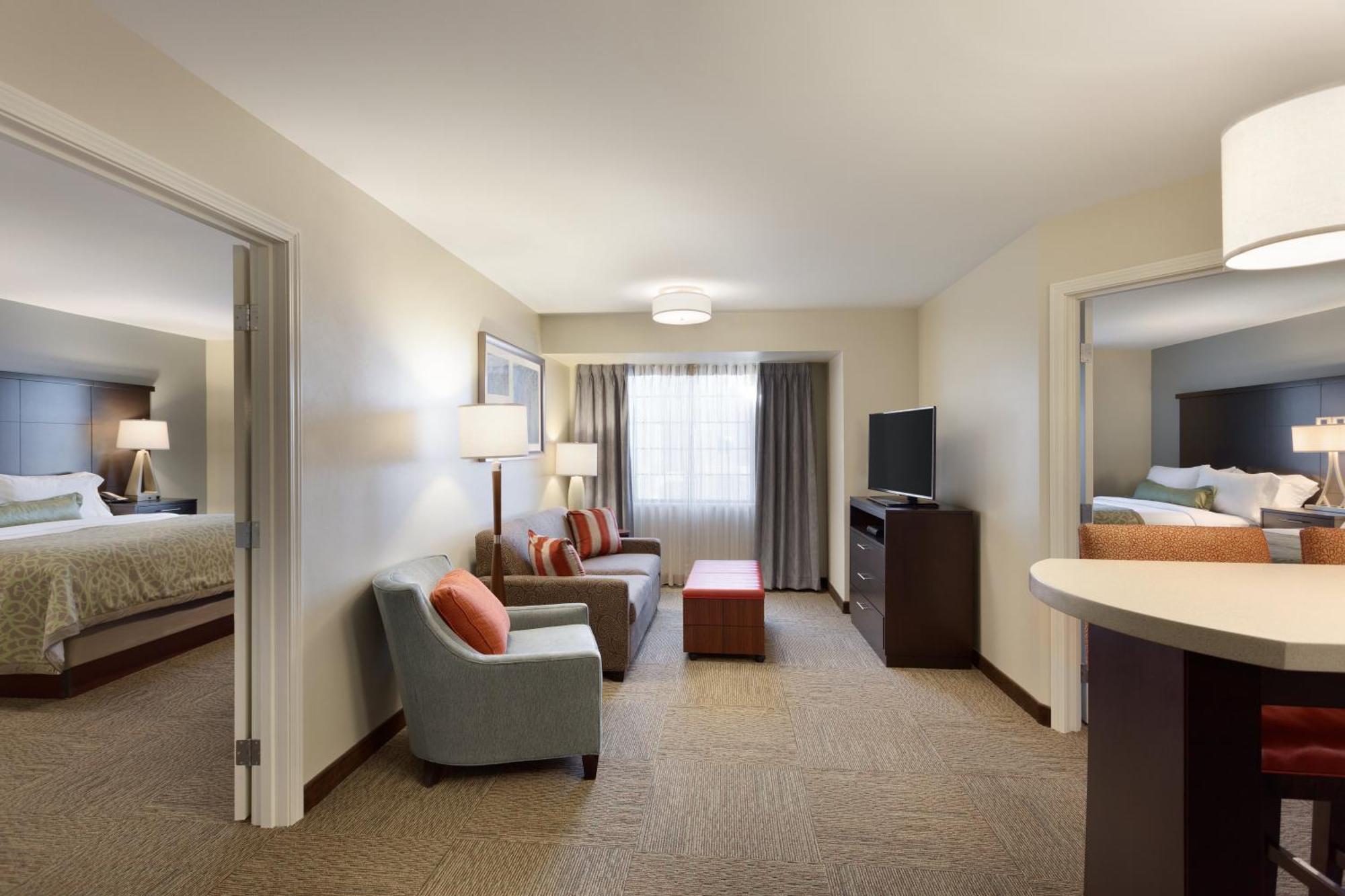Queen Suite Two Queen Beds Disability Access Roll Shower or Non-Smoking