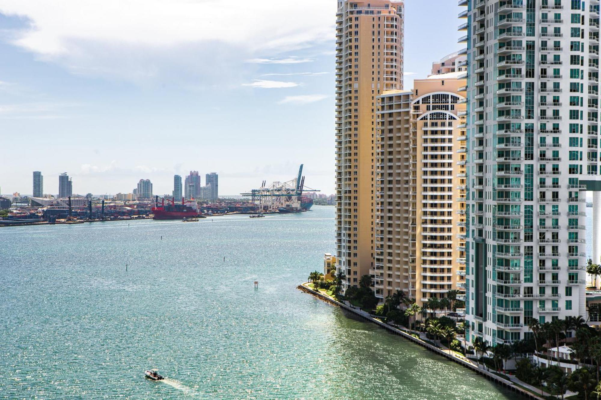 One-Bedroom King Suite - Partial Ocean view,1439631646:JPEG