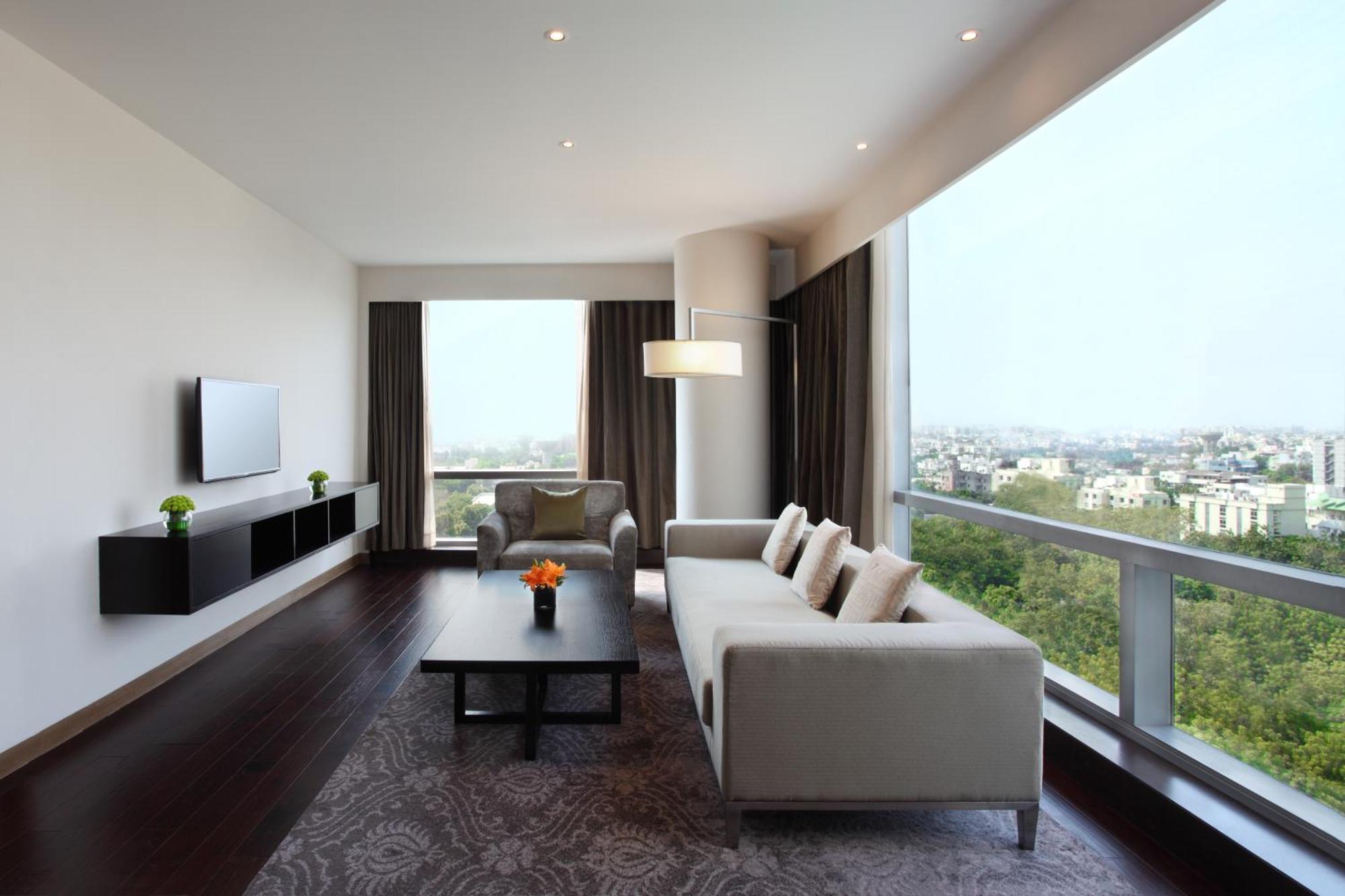 King Suite |  15% discount on Spa & 20% discount on F&B (Till 31st Oct)