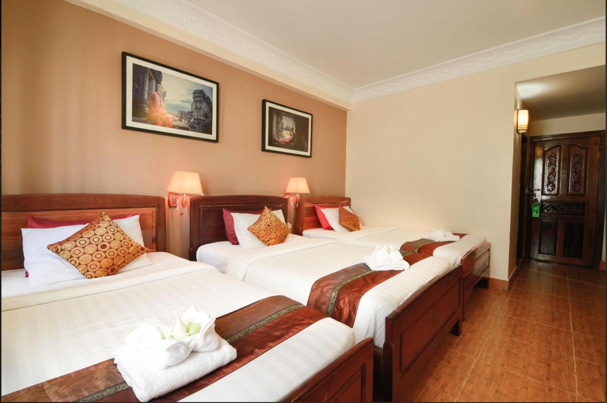Triple Room