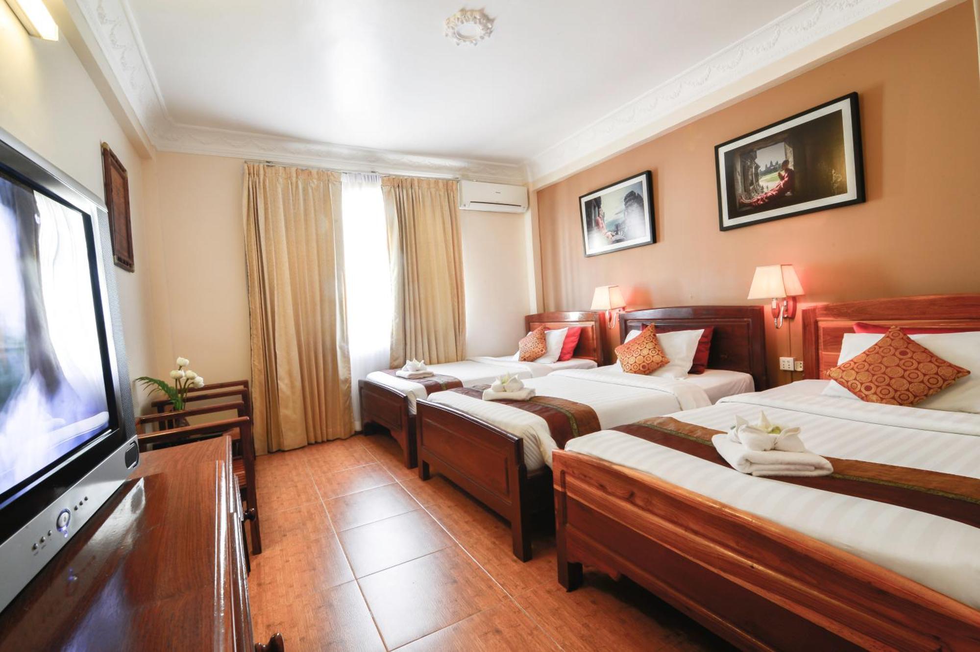 Triple Room