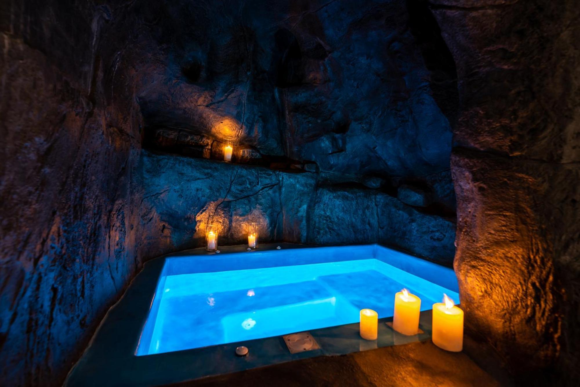 Superior Suite outdoor heated jetted tub