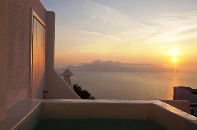 Galatea Suite Hot Tub Caldera View